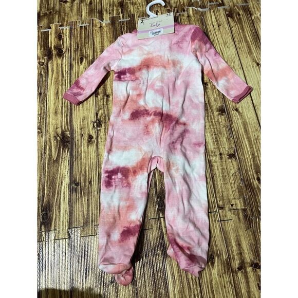 Mon Cheri Baby 2pc Set Pink Footie And Headband Reindeer Theme - Picture 6 of 7